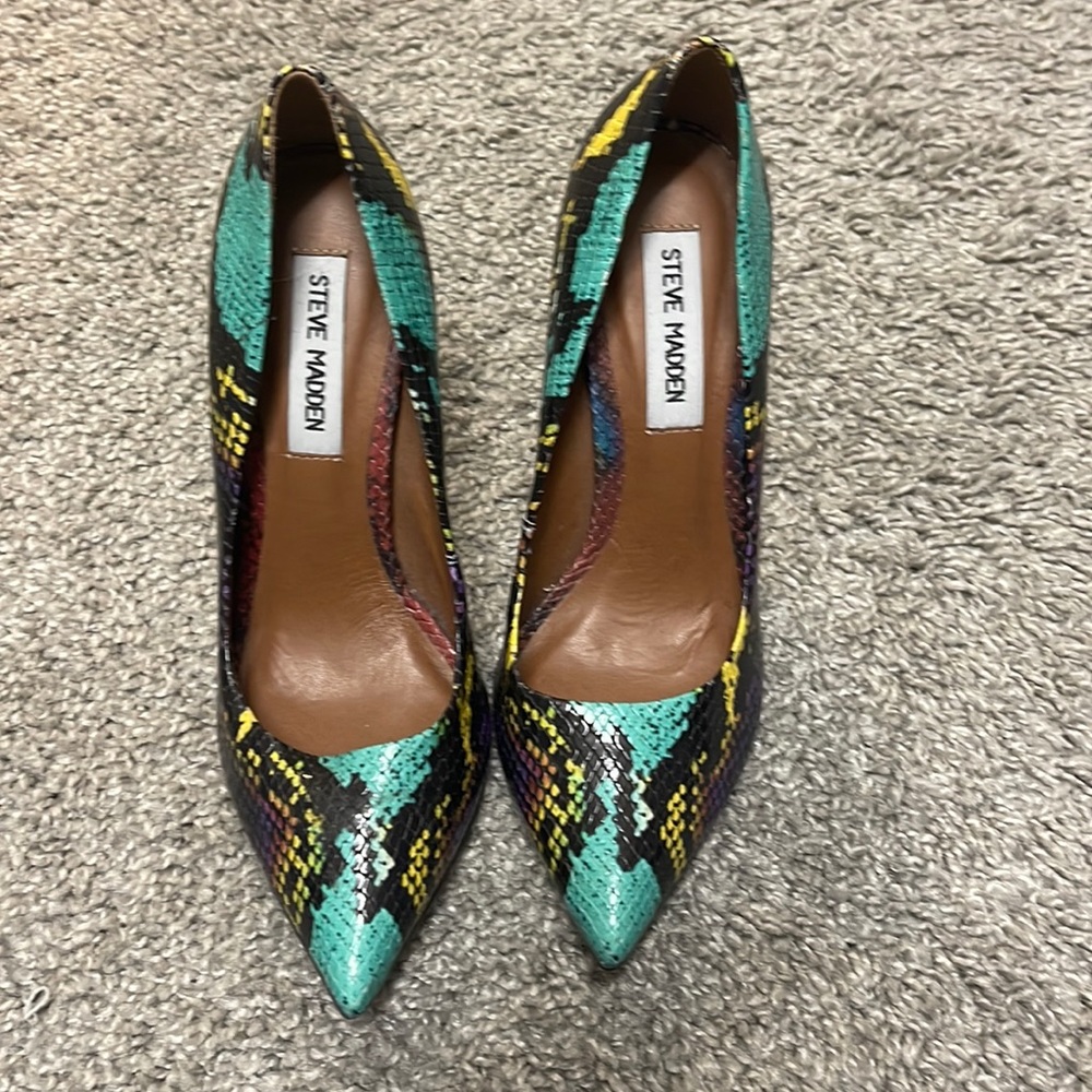 Steve Madden snake heel
